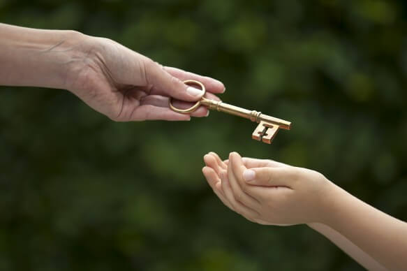 Hands_Key_to_Child